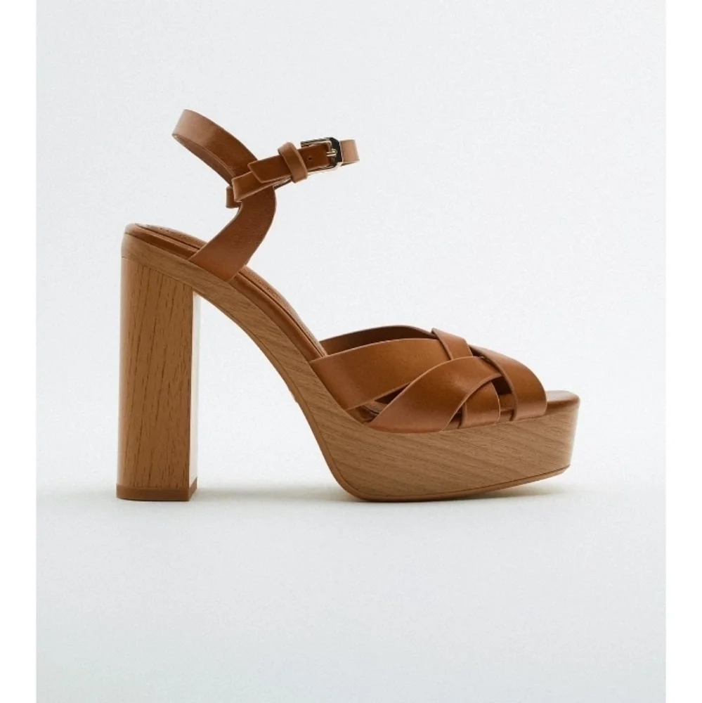 Zara Leather Platform block Wooded heel Crossed Straps sandal Sz-10